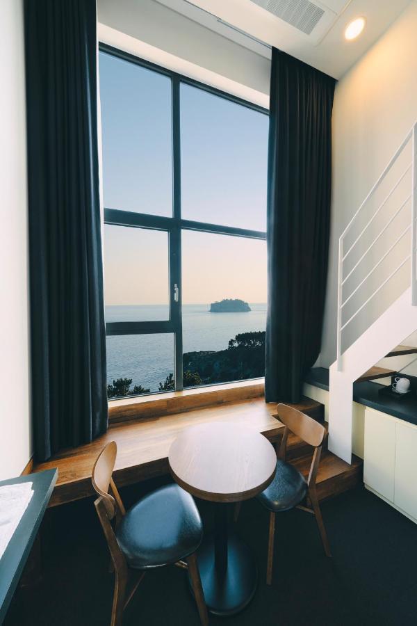 Jeju Poong Gyung Hotel Согвіпо Екстер'єр фото