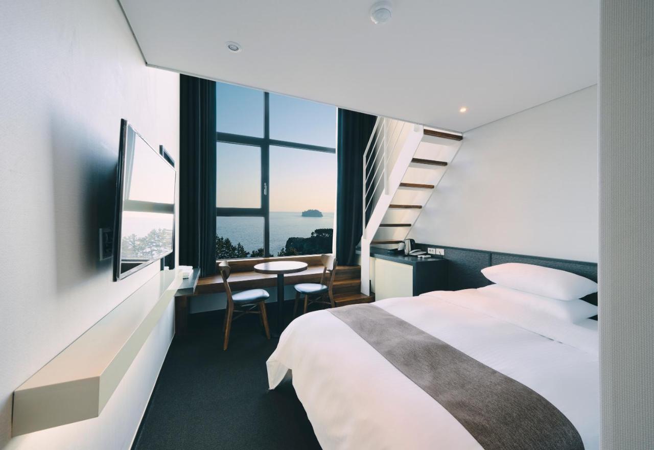 Jeju Poong Gyung Hotel Согвіпо Екстер'єр фото